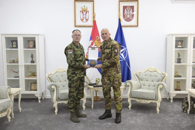 Mojsilović sa novim komandantom Kfora o bezbednosnoj situaciji na Kosovu