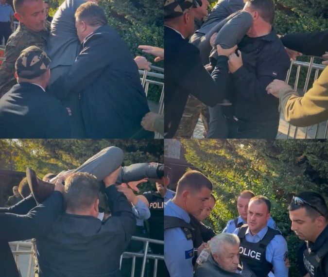 Poslanika u Prištini demonstranti prebacili preko ograde i vratili nazad u krug institucija