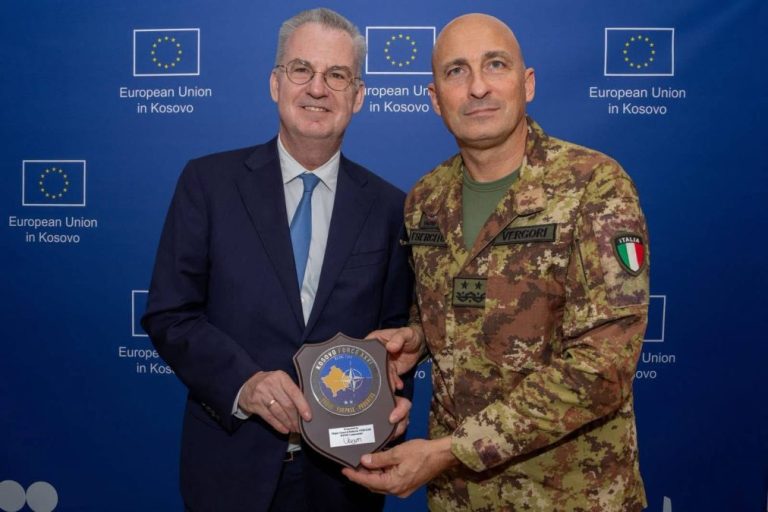Vergori sa specijalnim predstavnikom EU za Kosovo o bezbednosnoj situaciji