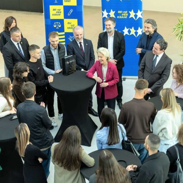 Ursula fon der Lajen posetila…