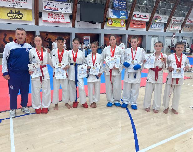 Za karatiste iz Kosovske Mitrovice deset medalja na takmičenju u Ubu